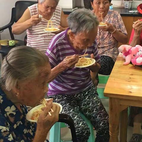 燕华花园社区长者生日会