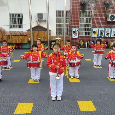 繁华四月，爱上大二班