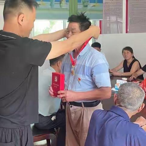 不忘初心跟党走，欢庆“七一”