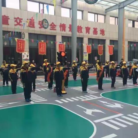 我是小小安全员      ——落凤街小学交通安全教育实践体验