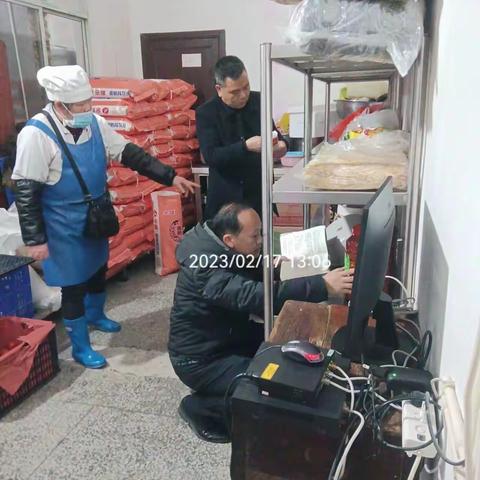 加强学校食堂检查，筑牢饮食安全防线