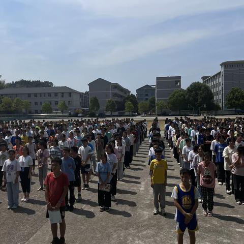 表彰催奋进，榜样促前行 ——托口中学2022年上学期期末表彰会