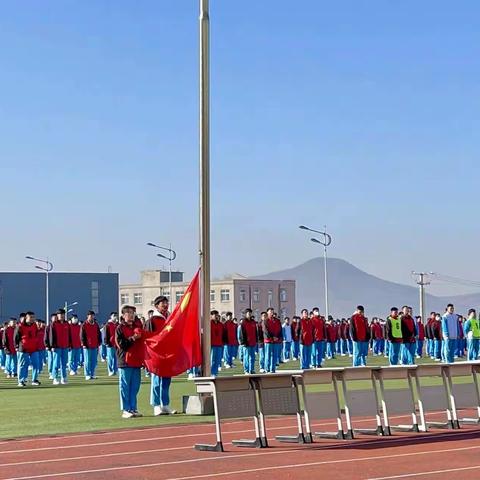 恰春风山海万里，梦未央征途如虹！——大世界高中2022-2023学年度下学期开学典礼暨高考百天誓师大会