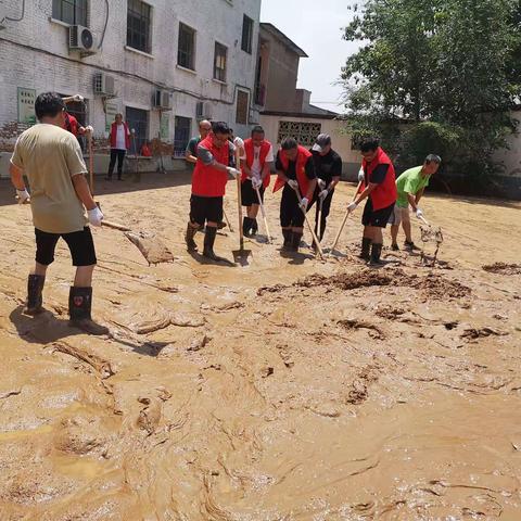 风雨同担，家园共建———巩义二中附中志愿者赴焦湾小学灾后重建纪实