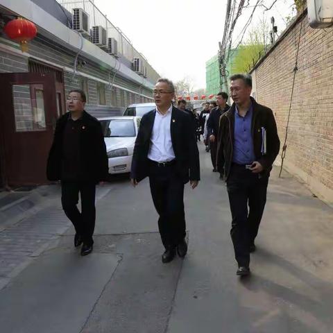 戴彬彬区长到甘家口街道调研