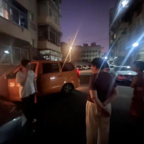 连夜抢修不辞苦，情系百姓解民忧