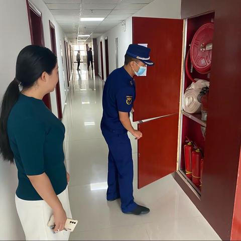 临潼区消防救援大队开展高层民用建筑隐患大排查大整治行动