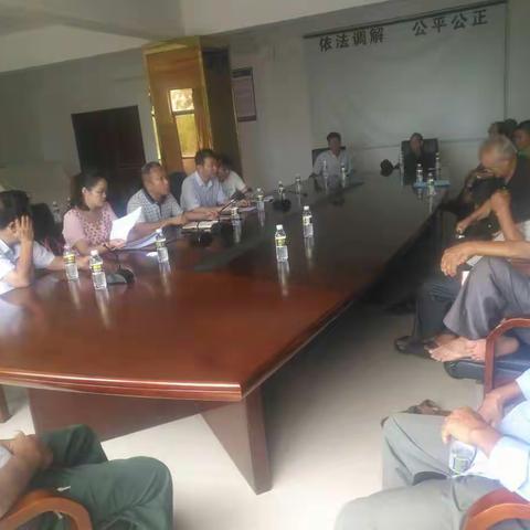 灵山镇镇政府接访石琼老员工