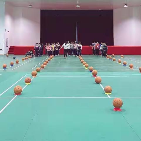 江边小学体育课堂展风采，教研活动促成长！