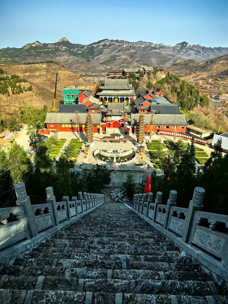 八宝汇聚之地:博山八宝灵山寺