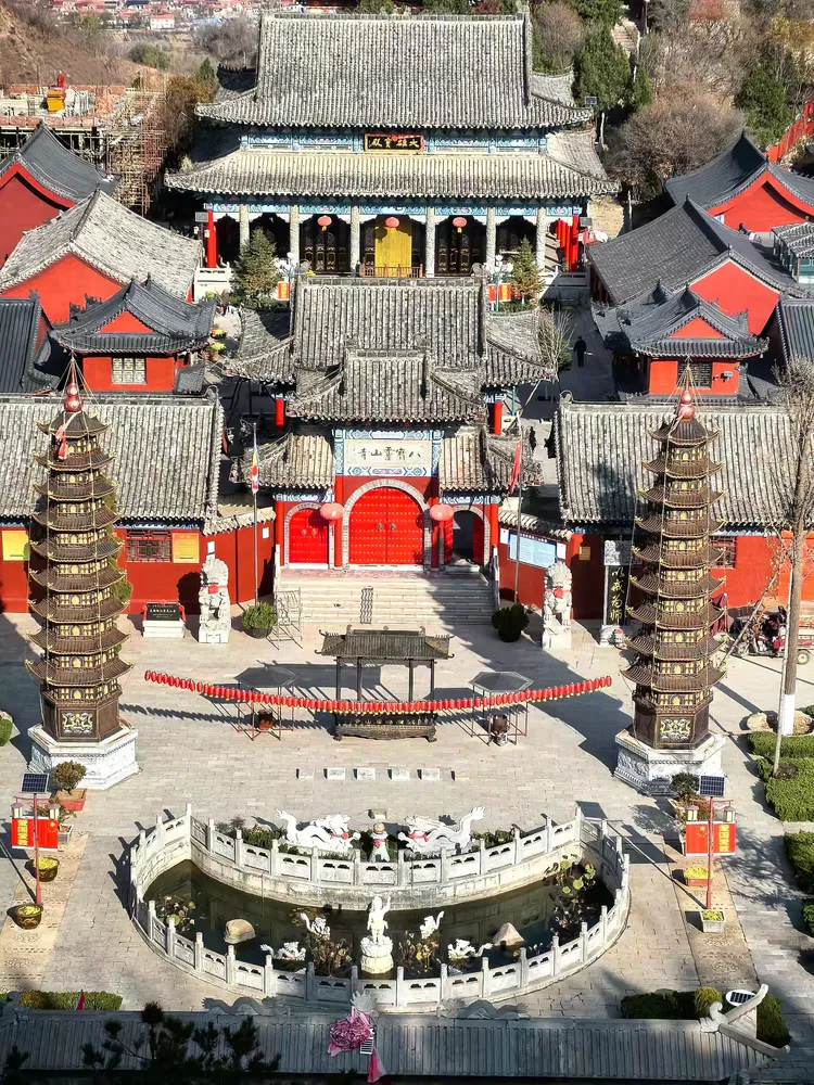 八宝汇聚之地:博山八宝灵山寺