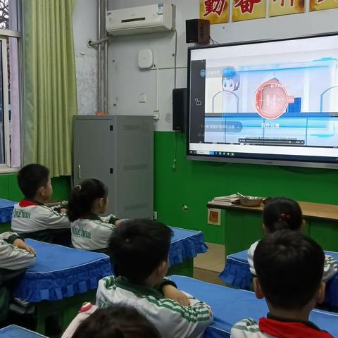 爱眼护眼一直在行动——        英华小学三年级二级部