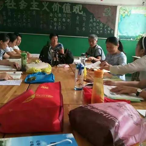 优势互补，切磋共进――东昌府区集体大备课振兴路四年级数学组