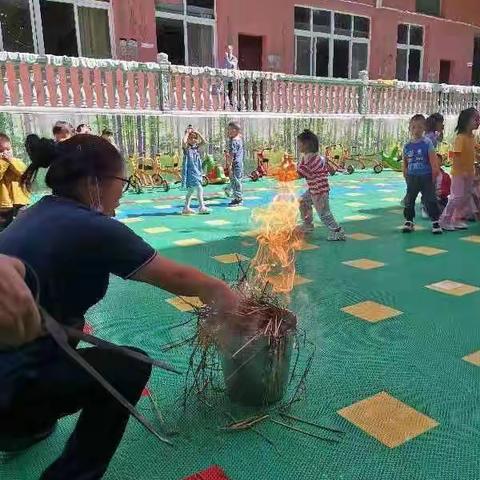 生命安全要牢记——大拇指幼儿园开学第一次消防演练