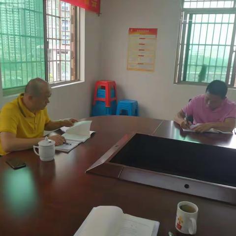 塔光公司党支部组织全体党员学习《习近平关于“不忘初心  牢记使命”论述摘编》