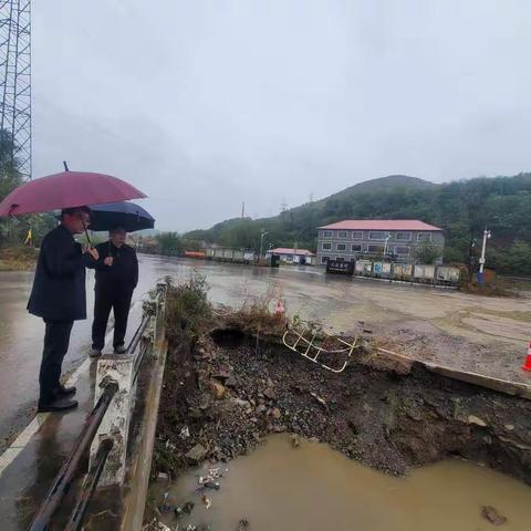 高飞区长检查指导火连寨综合管网二期工程建设情况