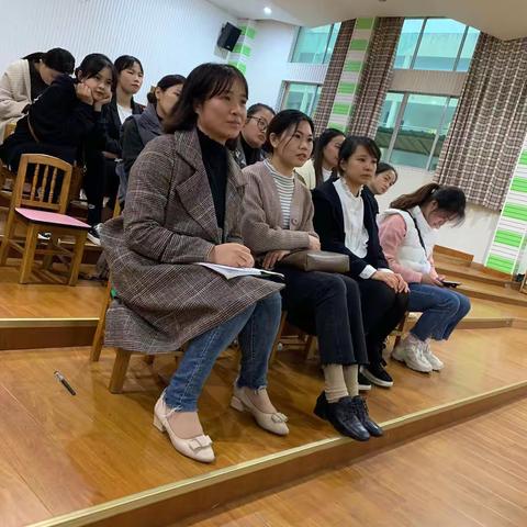 寻课程之源 探园本之门——县实验幼儿园青年教师培训理论学习专场