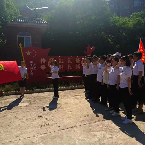 寻访红色足迹  传承红色基因