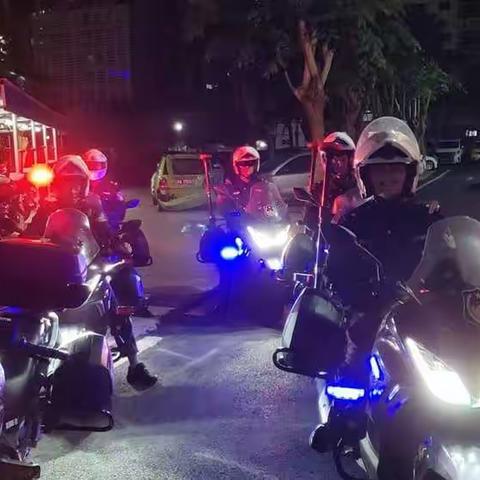 巡逻防控大队特巡中队在欢乐节期间帮助找回走失儿童