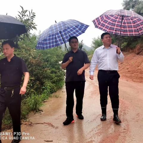 县委副书记史忠伟到肖营子镇检查指导防汛工作