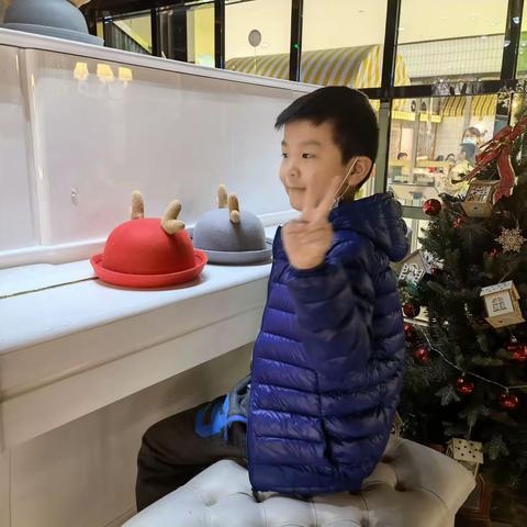 陪着小哥俩鹿园吃意面