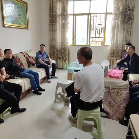 一枝一叶总关情--德江县税务局党委书记、局长陈鹏走访慰问 脱贫攻坚驻村税务干部纪实