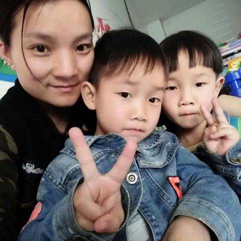 《阳光宝宝幼儿园》《盘龙湾阳光幼儿园》欢迎您！