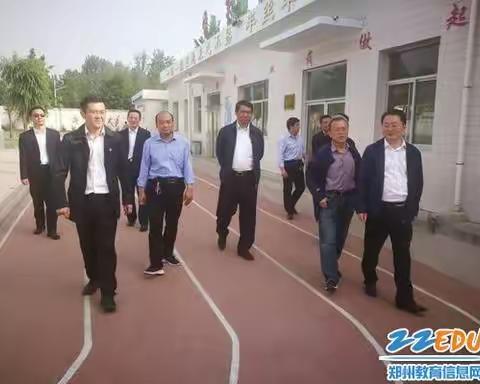 张战伟解真品杨林支教情怀