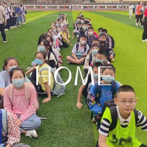 疫情无情人有情，众志成城，抗击疫情——恩施市舞阳中学704班