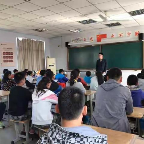 潍坊电视台主持人进课堂，提升学生演讲素养