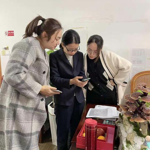 东郡支行进松岙政府营销信用卡取得喜人成绩