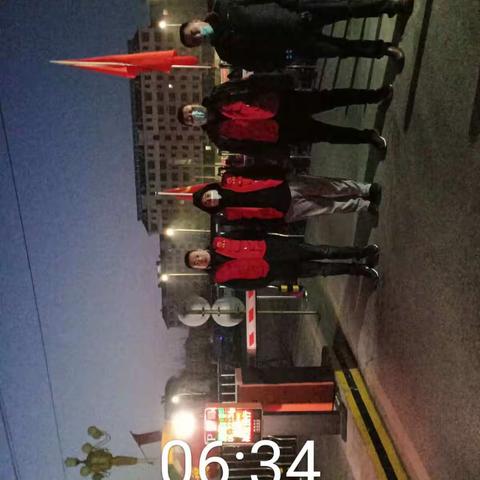 每天的坚守，是为了村民的健康，寒风中的防控是为了小区居民的平安，党旗迎风飘，党微闪闪亮。