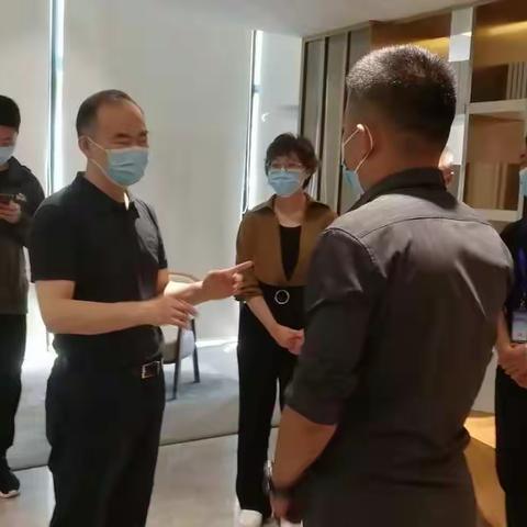 区委书记李刚深入一线检查指导大东区酒店集中隔离医学观察点疫情隔离工作