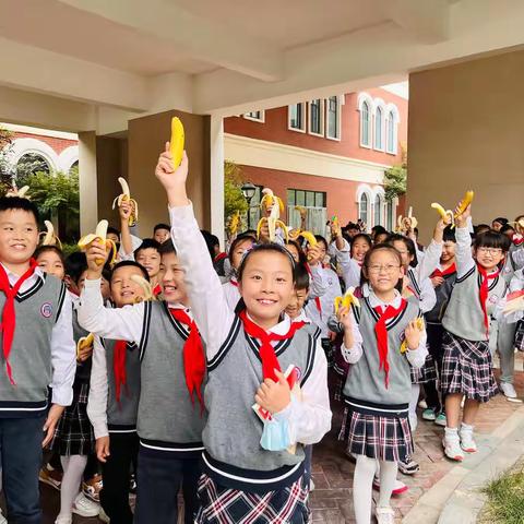 行餐饮之礼  做博雅少年---记宿苏外四1班“最美餐桌”评比活动