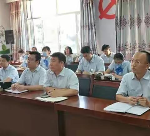 准格尔经济开发区支行召开六月份服务例会