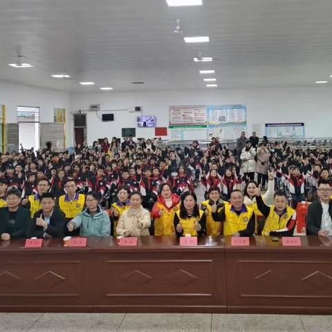 校服传爱，暖心常在——广东狮子会为贯塘中心学校捐赠校服