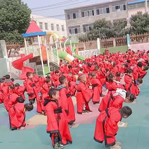 我们在幼儿园的的快乐时光—  —仁和斋幼儿园中一班十月份总结