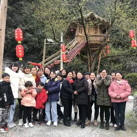 女神节，我们这样过       ——记苦竹坪小学2021年三八妇女节活动