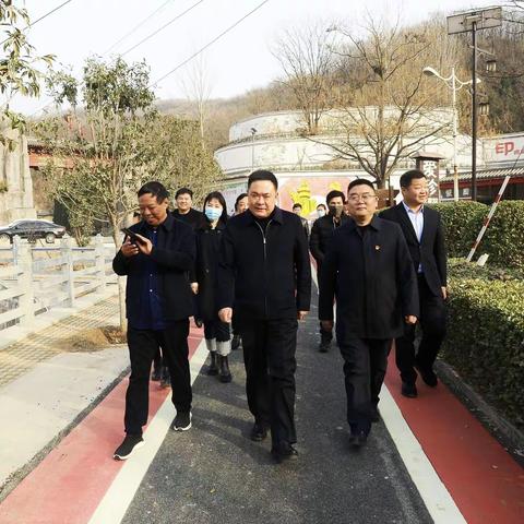 春节慰问送关怀，浓浓关爱暖人心