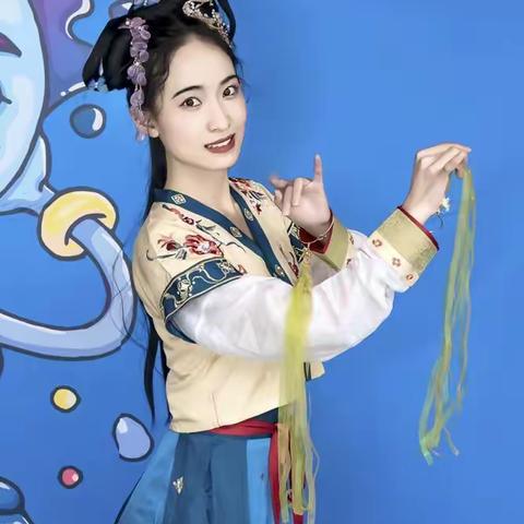 《凌波曲》  出镜：婉淇  摄影：开口笑