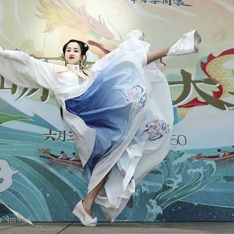 《端午 · 屈原祭祀大典》 出镜：杨露  摄影开口笑