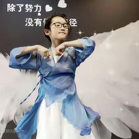 《古风 爵士舞 · 小学员》 出镜：张欣  摄影 ：开口笑