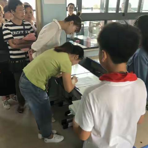 家校联合  共育英才--龙湖国际城小学新学期四年级家长会