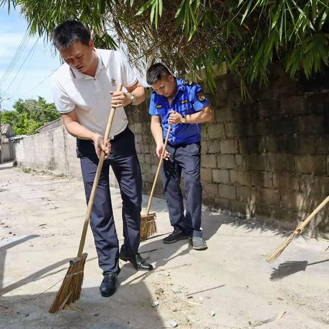 以干净整洁的村容村貌迎接市乡村振兴考核组到我镇南华村开展大比武观摩活动