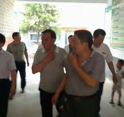 洛宁县卫计委与保健院相关领导莅临河底镇卫生院视察工作
