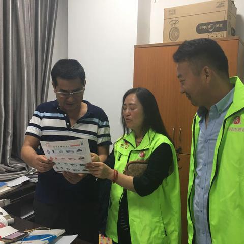 官渡区机关事务管理局积极开展垃圾分类入户宣传活动