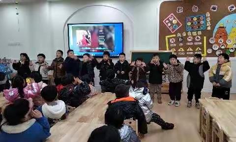 城东幼儿园大二班期末展示厅欢迎你