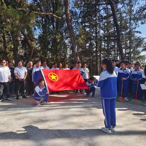 缅怀革命烈士，学习爱国精神——坝溜中学2023年清明节主题祭扫活动简讯