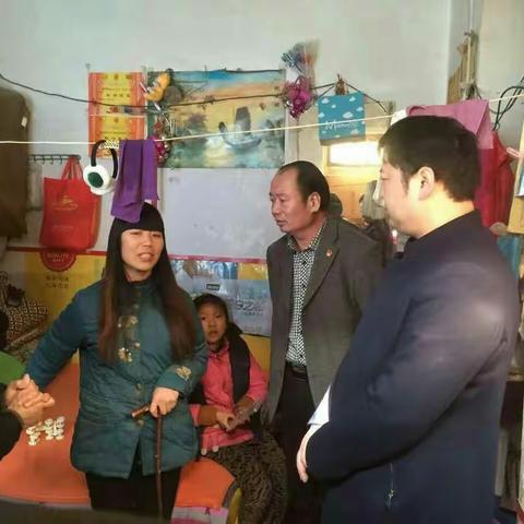 寒冬慰问困难群众 组织关怀暖人心