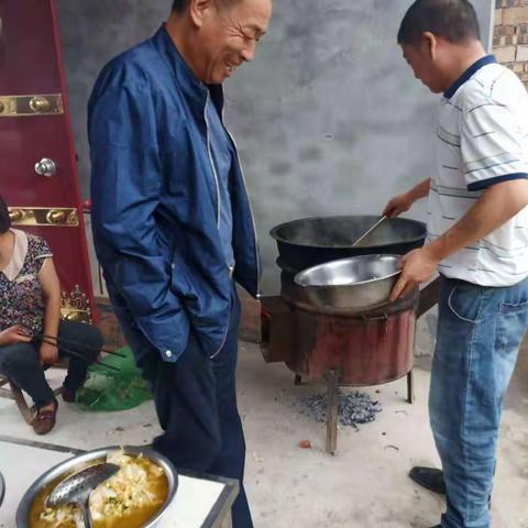 一餐饭，一段情；扶贫路，见真情！